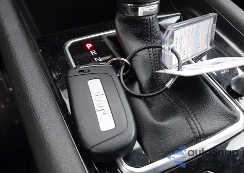 2025 Jeep Compass Latitude 4X4 z USA, uszkodzony, nr VIN 3C4NJDBN0ST595084